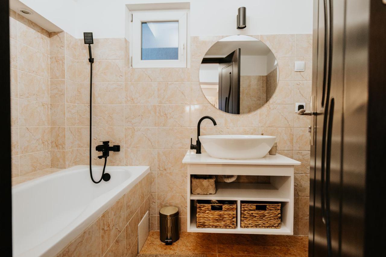 Doux Apartman Odorheiu Secuiesc Exterior foto